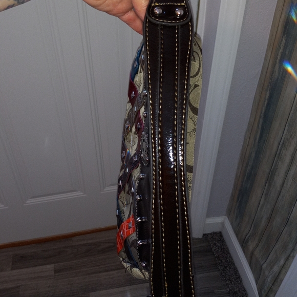 "G" brand handbag! - Picture 5 of 5